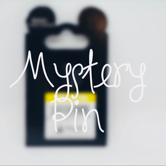 Mystery Disney Pin - Picture 1 of 1